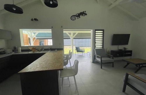 Destrellan Villa | Villa Kanisi 1 au Centre de L'ile