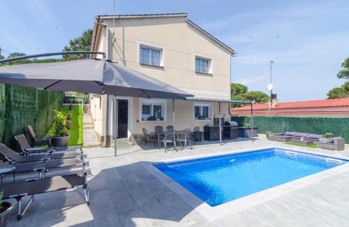 Vidreres Villa | Villa Karina Lloret de Mar