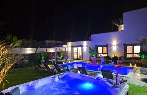 Playa Blanca Villa | VILLA KARLA