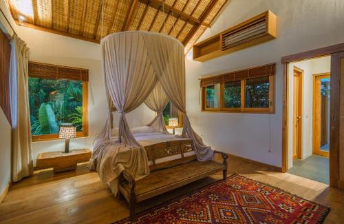 Pererenan Villa | Villa Kauh - Luxury Tropical 5BR Villa Close to Pererenan Beach
