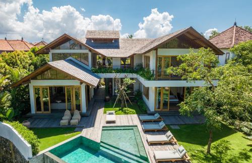 Pererenan Villa | Villa Kauh - Luxury Tropical 5BR Villa Close to Pererenan Beach
