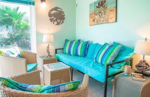 Leeward Settlement House | Villa Kendara~DEAL 9/28-10/4~BeachFront~Private~Gated GuestHouse~Panoramic View