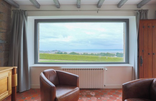 Locquirec Villa | Villa 'Ker Louise' with Sea View, Shared Terrace and Wi-Fi