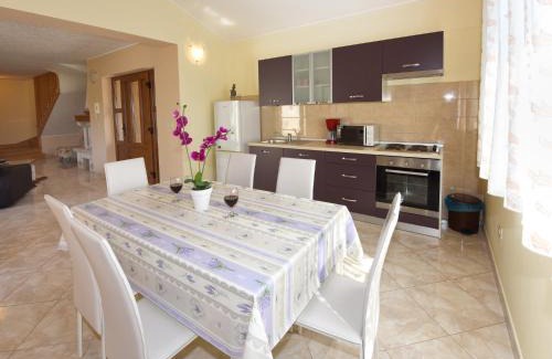 Mofardini Villa | Villa Kmacici 598