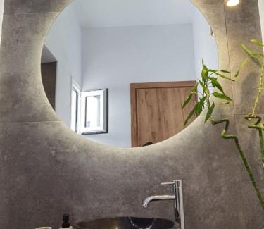 Perivolos Apartment | Villa Konstantinos