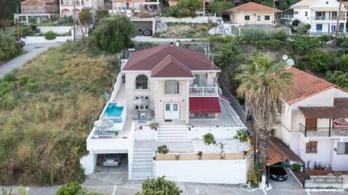 Petriti Villa | Villa Kostamaria