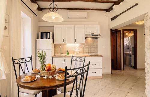 Pakostane Apartment | VILLA KRPETA, 2 bedroom apartment “Babuljas” for 2 to 4 people NEW