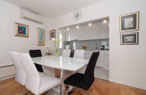 Mravince Villa | Villa Kucine