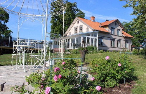 Orsundsbro Villa | Villa Kulla - countryside romance!