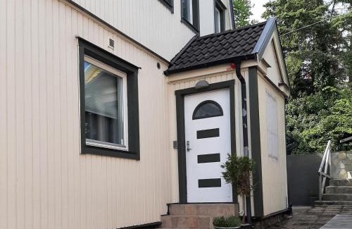 Vastra Frolunda Bed & Breakfast | Villa Kungssten