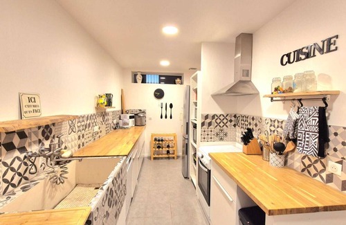 Alleins House | Villa L'Estef with SWIMMING POOL: View, relaxation, games, in the heart of the village!