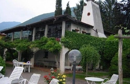 Sulzano Villa | Villa La Briciola - Italy Lake District. Private pool, BBQ & large outdoor space