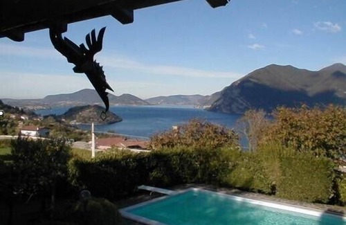 Sulzano Villa | Villa La Briciola - Italy Lake District. Private pool, BBQ & large outdoor space