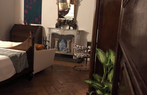 Borgo San Giacomo Bed & Breakfast | Villa la Canonica B&B with double room and private bathroom
