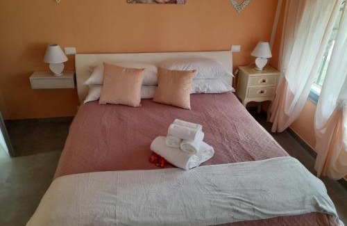 Vanon Apartment | Villa La Magnolia - Private Beach Access, Garden, Views