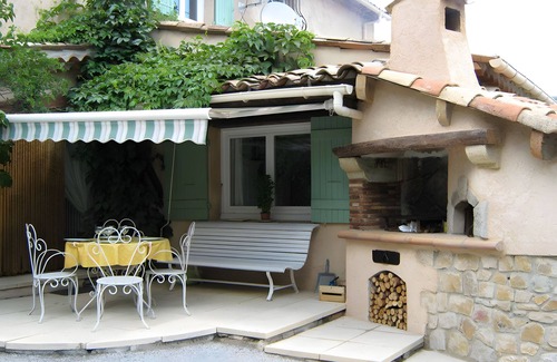 Saint-Auban Villa | Villa 'La Myreclose' with Mountain View, Private Terrace and Wi-Fi