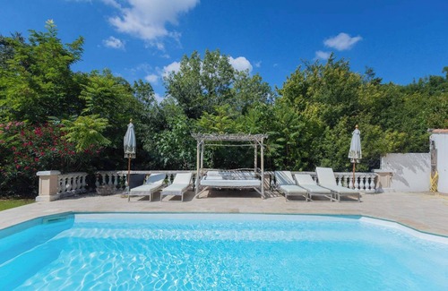11th Arrondissement House | Villa La Tahitienne S