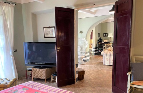 Pollara House | Villa La Vigna, in the bay of Pollara, with swimming pool