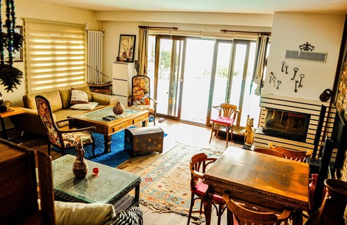 Orhangazi Villa | Villa Lake Paradise - Small Villa Lakeshore