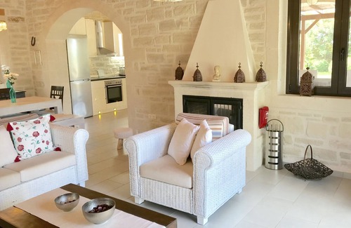Rethymno House | Villa LaMori in a quiet location with a heatable pool and a beautiful garden