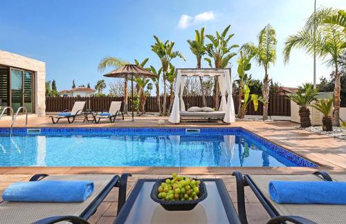 Ayia Thekla Villa | Villa Lara - 3bed Bangalow with Large Pool