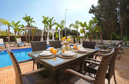 Ayia Thekla Villa | Villa Lara - 3bed Bangalow with Large Pool