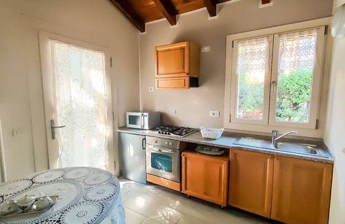 Lierna Cottage | Villa Laura - Dependance Jolanda with large veranda, garden and pool view