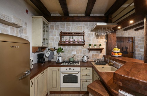 Pakostane Villa | Villa Laurana ZadarVillas