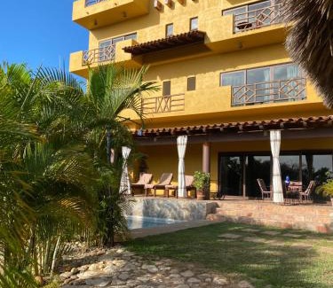 Los Tamarindos Villa | VILLA LAURELES