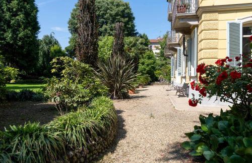Pinerolo Apartment | Villa Le Camelie - Charme & Relax