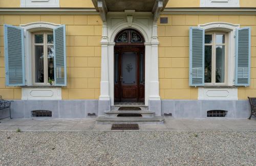 Pinerolo Apartment | Villa Le Camelie - Charme & Relax