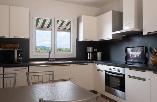 Argelliers Villa | Villa Le Cantagril: Discover its cozy spaces, beautiful views and inviting pool