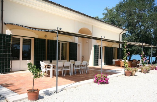 Cupra Marittima Villa | Villa Le Cupe - Luxury 5 Bedroom Villa With Pool by the Sea