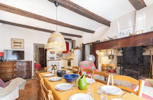 Lagorce Villa | Villa 'Le Lion D'Or' with Private Terrace, Private Garden and Wi-Fi