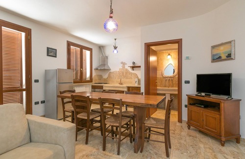 Monteverdi Marittimo Villa | Villa 'Le Querciolaie - Contessa 1' with Mountain View and Shared Pool