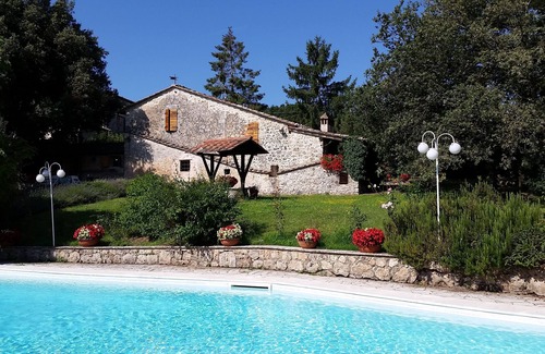 Monteriggioni Villa | Villa "Le Vallecchie" overlooking Siena and with private swimming pool