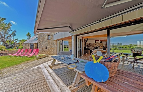 Kerlouet Villa | "Villa Léonie" large house with indoor swimming pool in Kerlouan