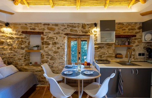 Petalidi Villa | Villa Liana - One Bedroom Villa, Sleeps 3