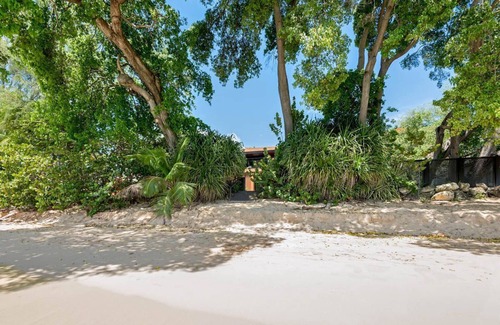 Gibbs Bay Villa | Villa Lily Pad - Three Bedroom Villa, Sleeps 6