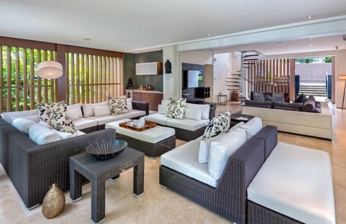 Gibbs Bay Villa | Villa Lily Pad - Three Bedroom Villa, Sleeps 6