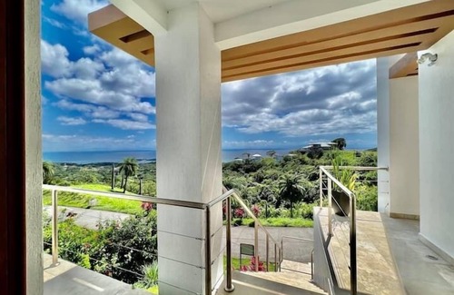 Pristine Bay Villa | Villa Linda Vista @Coral Views, French Harbour