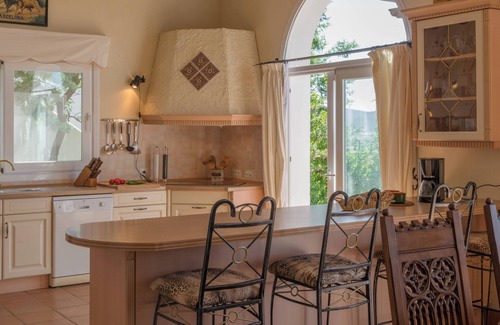 Benalup-Casas Vieja House | Villa Lino with Mountain Views, Pool, Garden and Wi-Fi