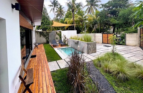 La Libertad House | Villa Los Padrinos - La Casita
