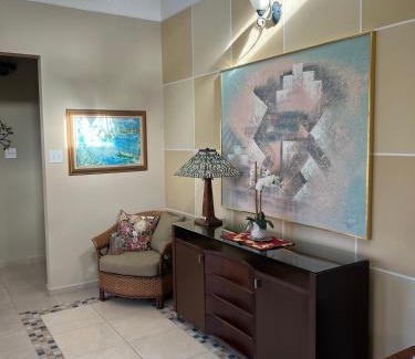 Arenales Villa | Villa Loma Linda