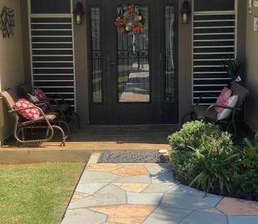 Arenales Villa | Villa Loma Linda