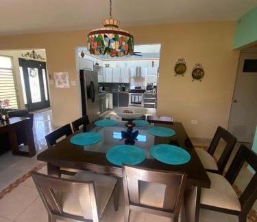 Arenales Villa | Villa Loma Linda