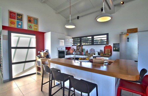 L'Etang-Sale House | - VILLA LONGANIS -
