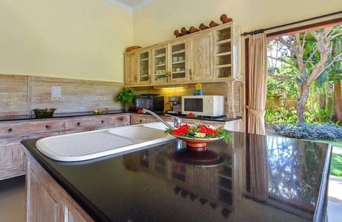 Dencarik Villa | Villa Lotus - 8BR Beachfront Villa With Private Pool And Staff