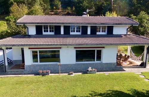 Urduliz Villa | VILLA LOUISE BILBAO, IN A GREEN SETTING, CLOSE TO THE CITY AND BEACHES