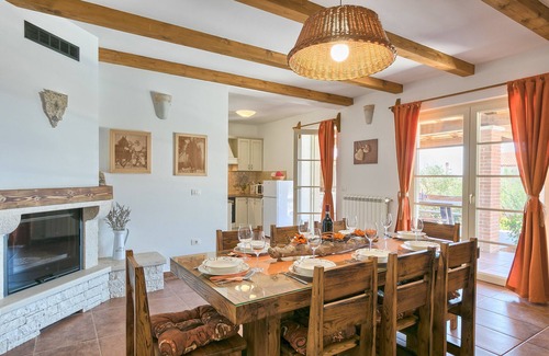 Peruski Villa | Villa Loverka near Pula only 3 km from the beach with sea view
